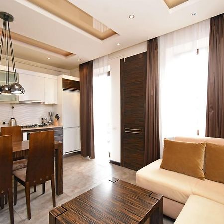 Galaxy Inn Luxury Hostel In Center Erivan Dış mekan fotoğraf