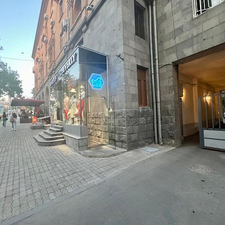 Galaxy Inn Luxury Hostel In Center Erivan Dış mekan fotoğraf