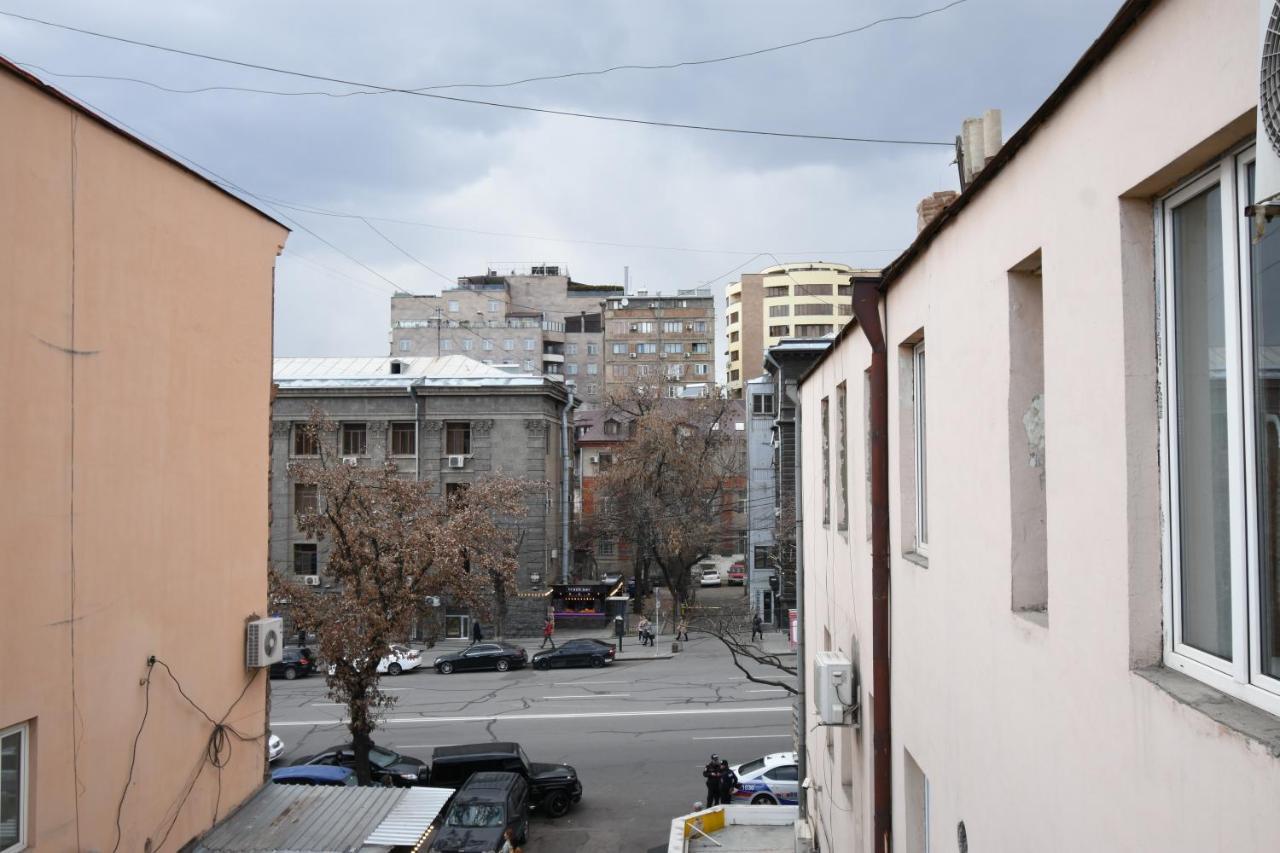 Galaxy Inn Luxury Hostel In Center Erivan Dış mekan fotoğraf