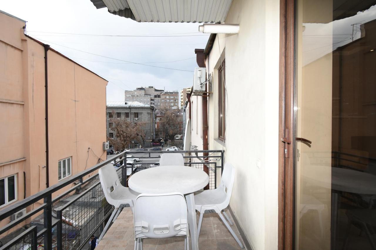 Galaxy Inn Luxury Hostel In Center Erivan Dış mekan fotoğraf