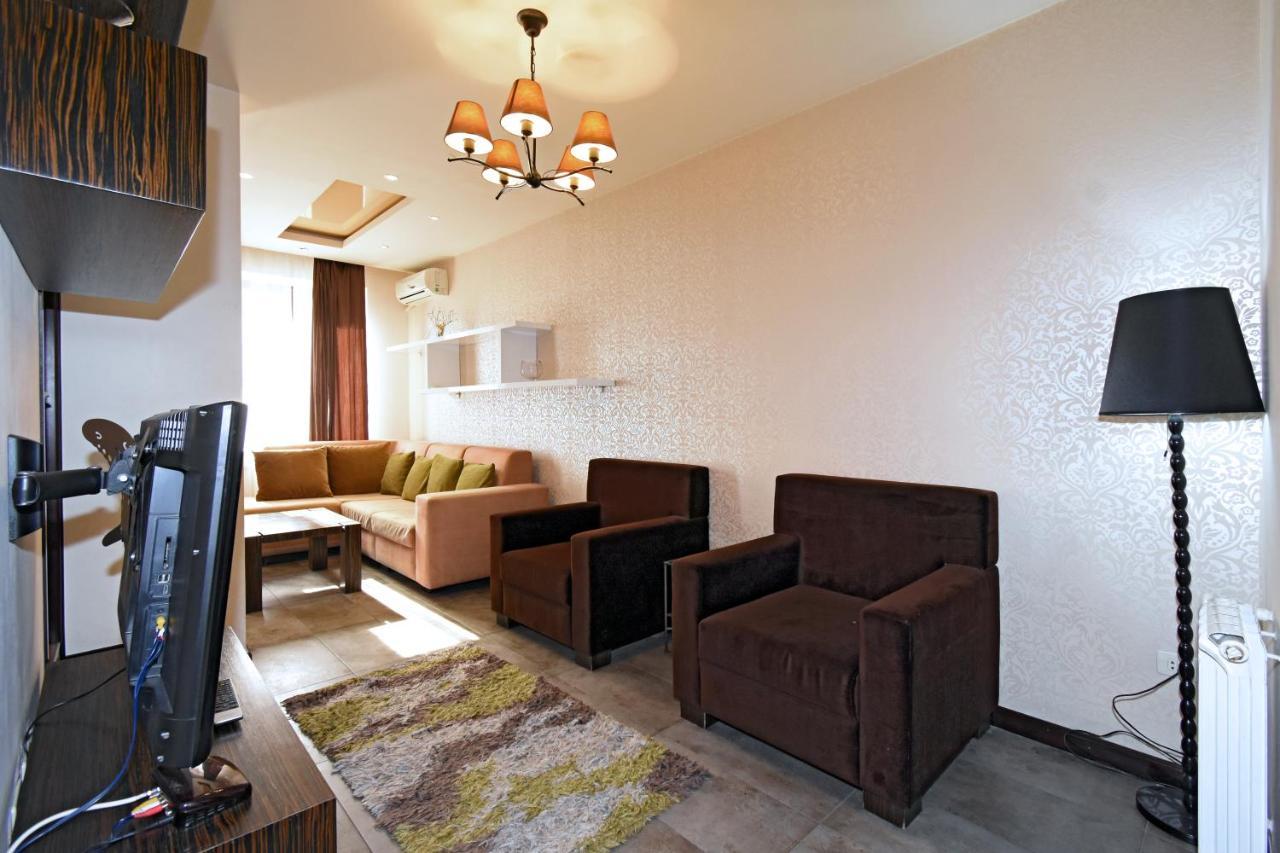 Galaxy Inn Luxury Hostel In Center Erivan Dış mekan fotoğraf