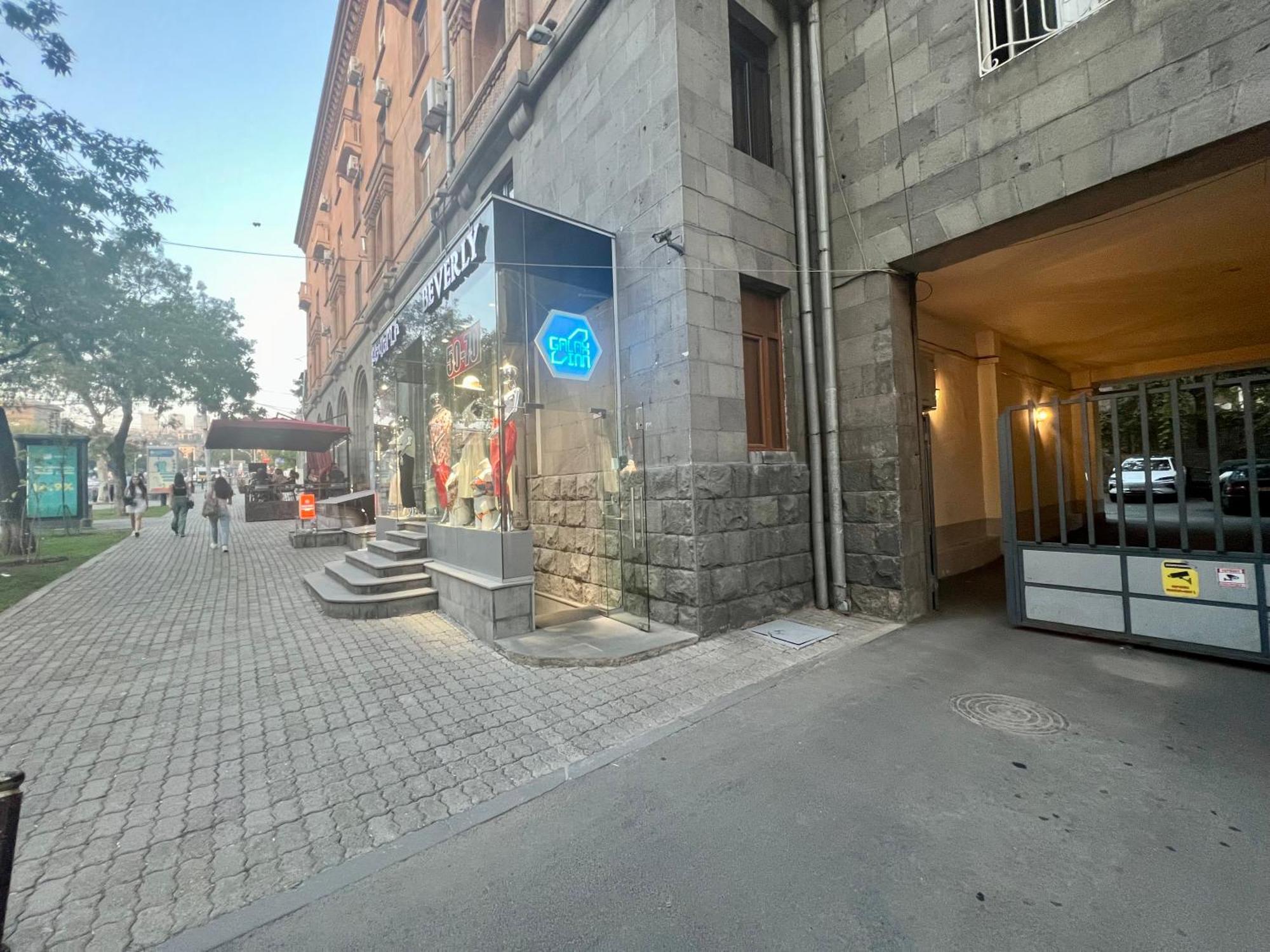 Galaxy Inn Luxury Hostel In Center Erivan Dış mekan fotoğraf